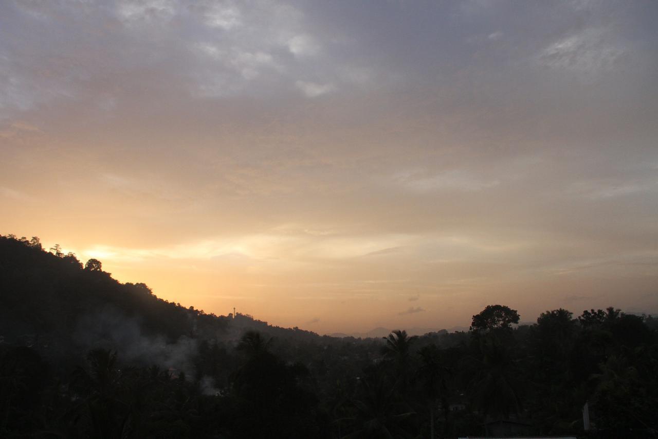 Slightly Chilled Forest Villa Sirimalwatta Luaran gambar
