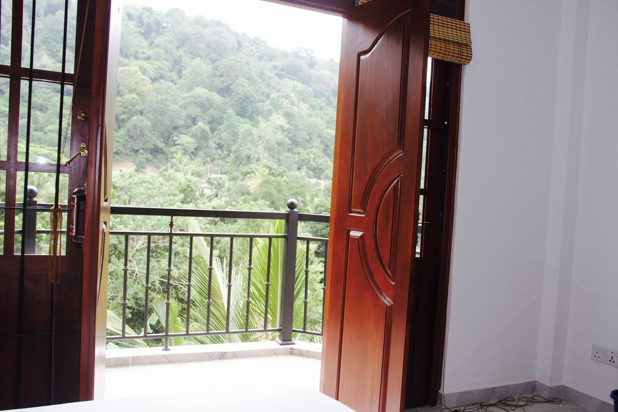 Slightly Chilled Forest Villa Sirimalwatta Luaran gambar